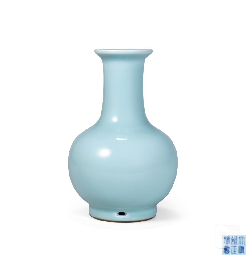 清雍正 仿汝天蓝釉穿带小瓶 - 图2
